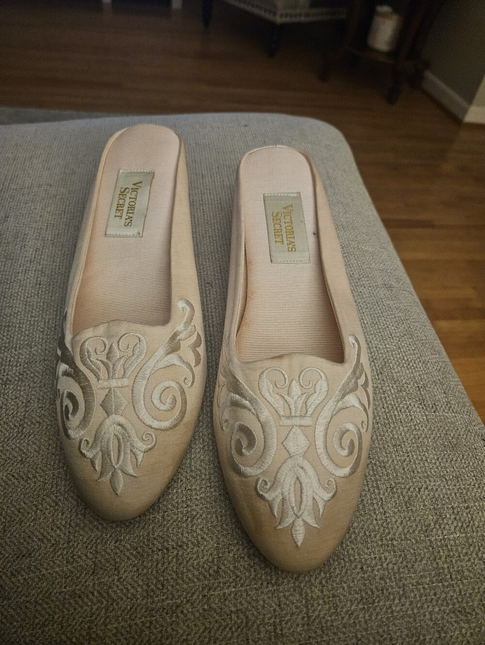 1980's Victoria's Secret Pink/Blush Embroidered  Slip-On Slipper